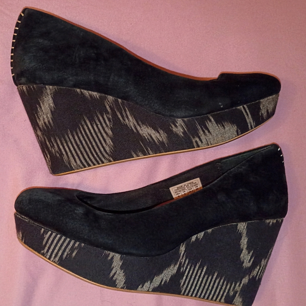 Black Wedges size 8 🖤 Reef